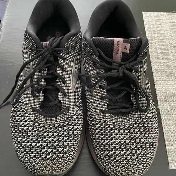 Brooks purple black Revel 2 laced low top running tennis shoes athletic men’s 10